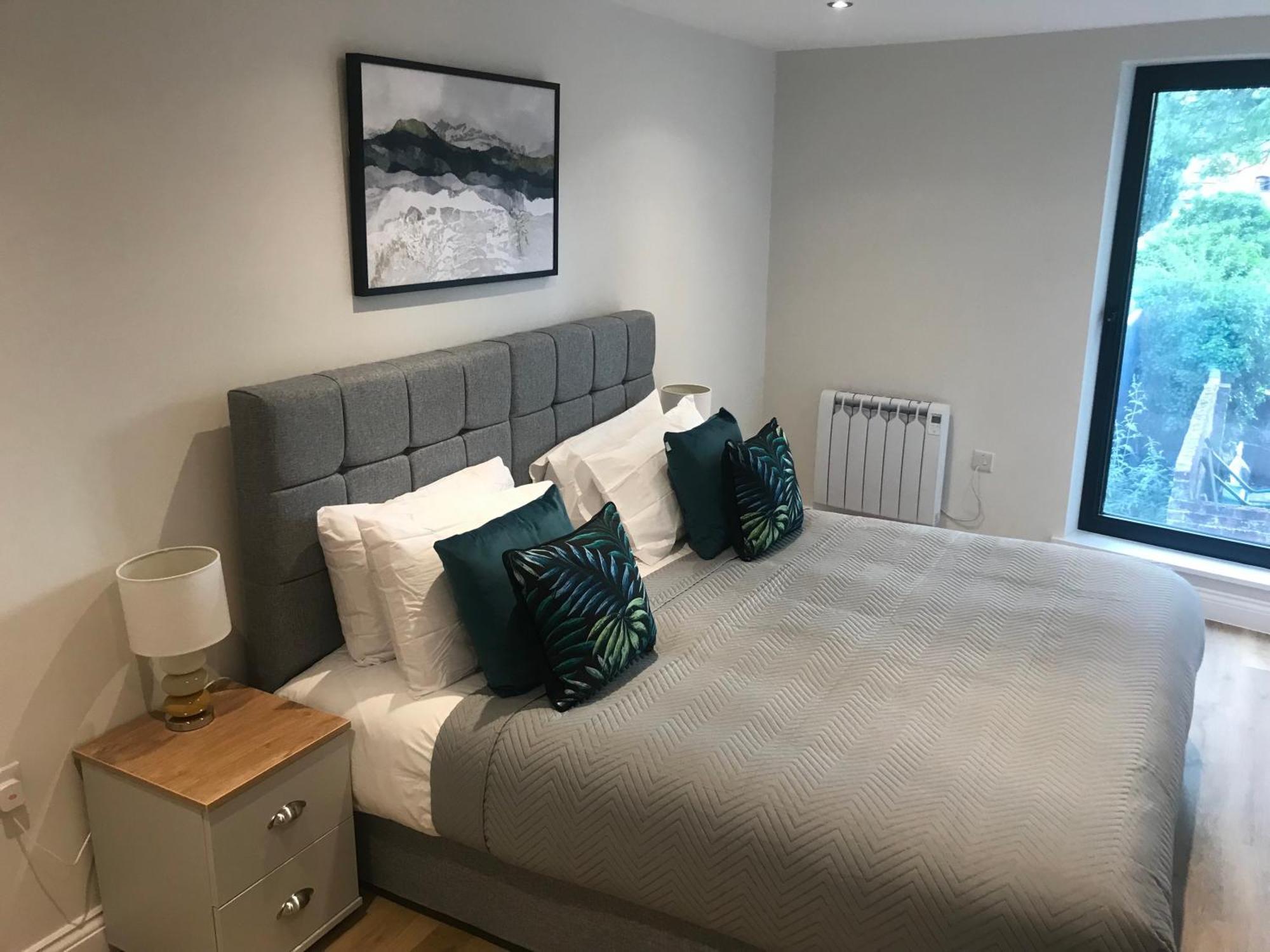 Heart Of Henley 1 & 2 Bedroom Apartments Екстериор снимка