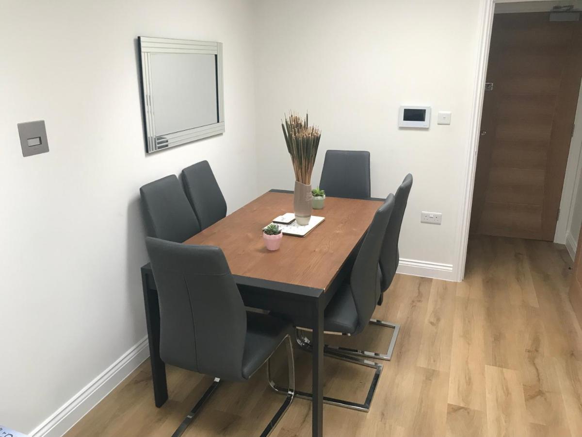 Heart Of Henley 1 & 2 Bedroom Apartments Екстериор снимка