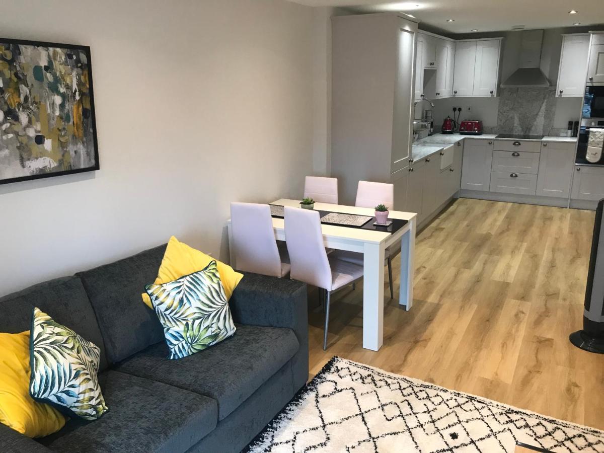 Heart Of Henley 1 & 2 Bedroom Apartments Екстериор снимка