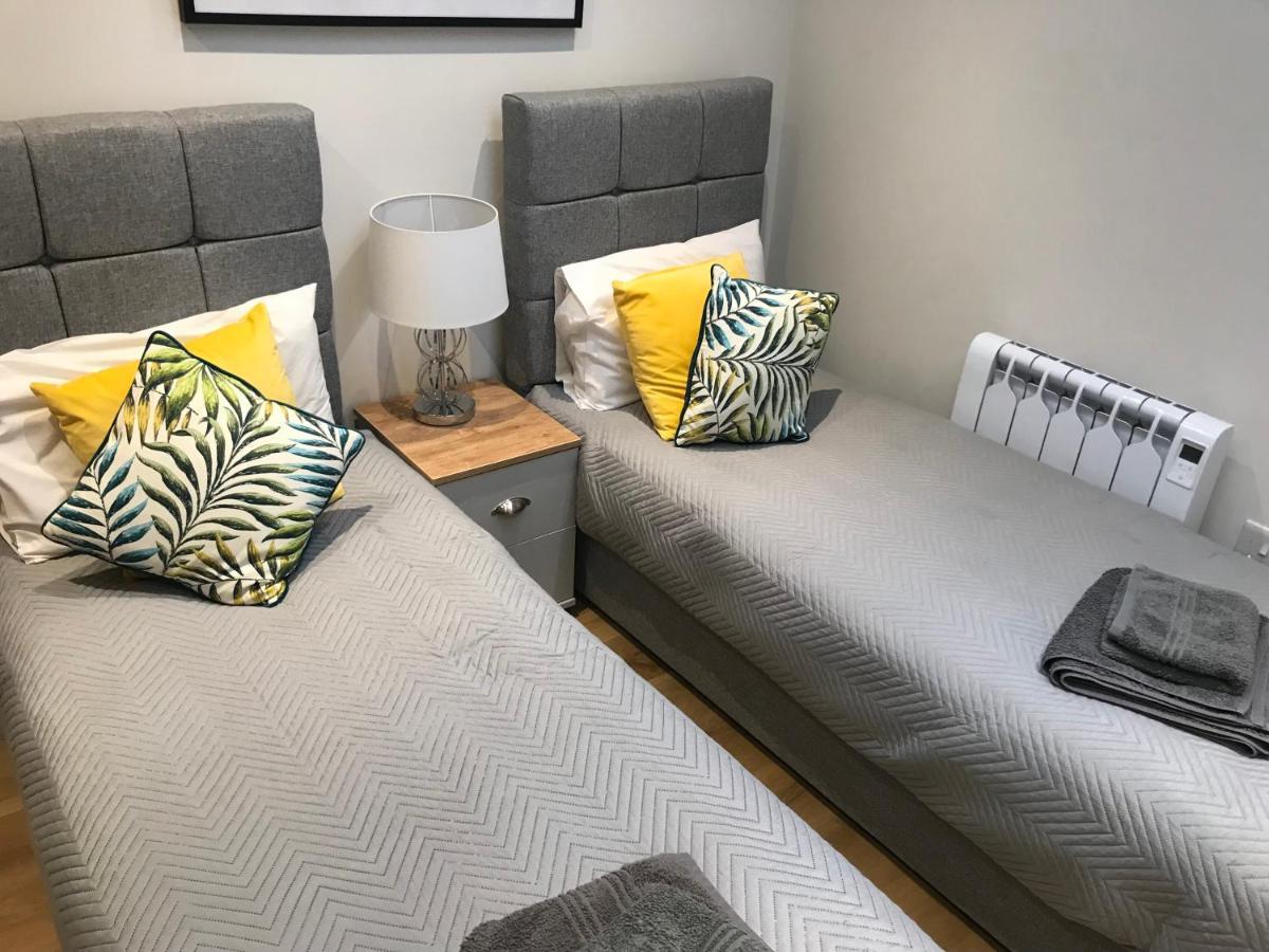 Heart Of Henley 1 & 2 Bedroom Apartments Екстериор снимка